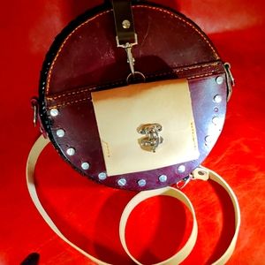 Custom-made tire bag